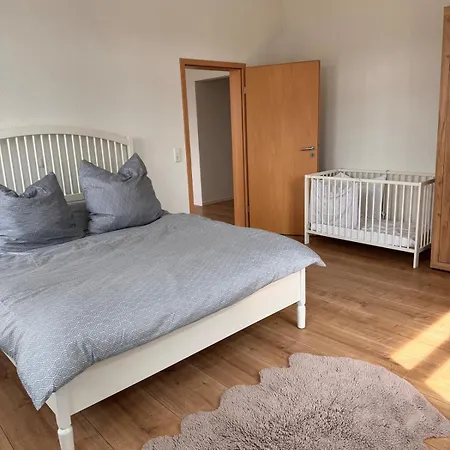 Apartamento 2 Bedroom At Train Station